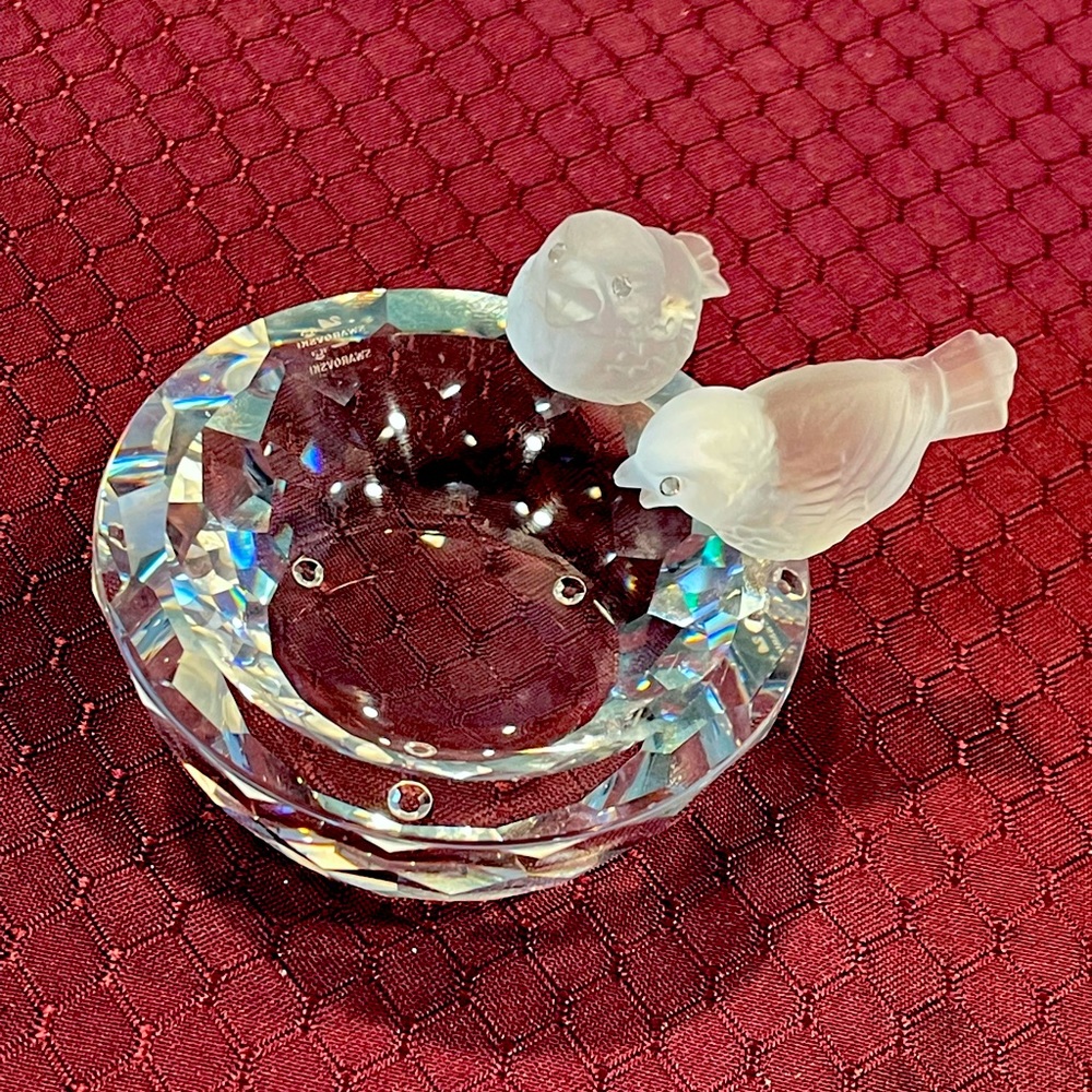 Swarovski bird bath with two frosted birds